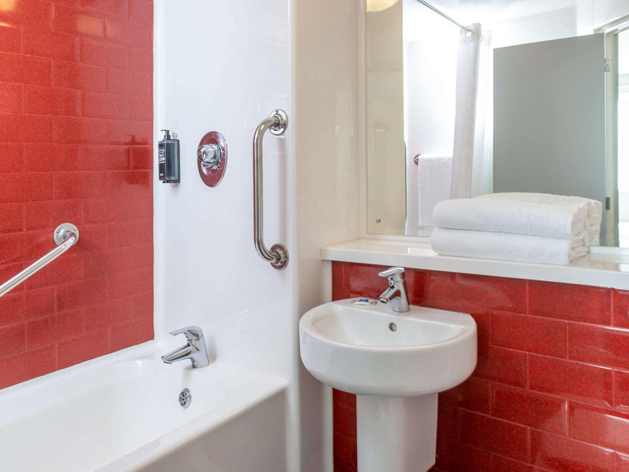 Ibis Budget Lancaster Centre Екстериор снимка